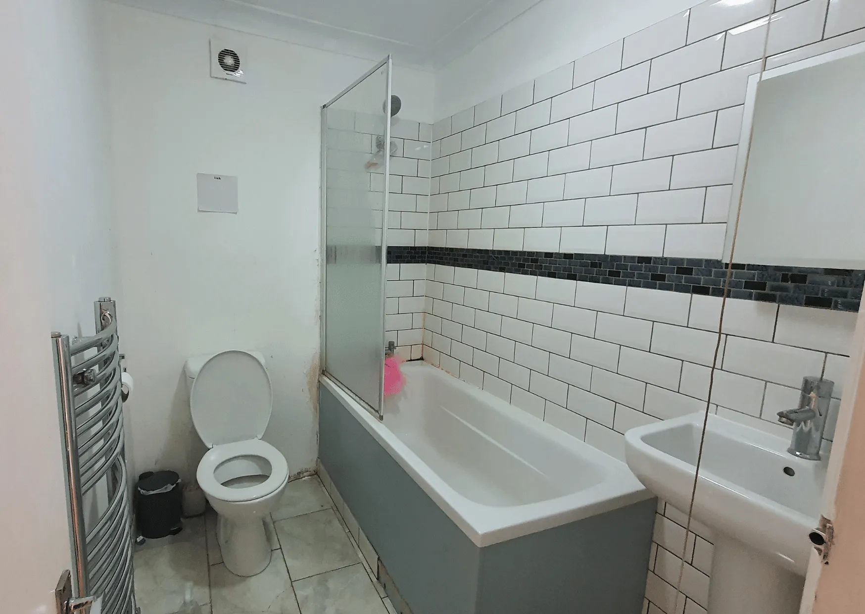 Bathroom before renovation