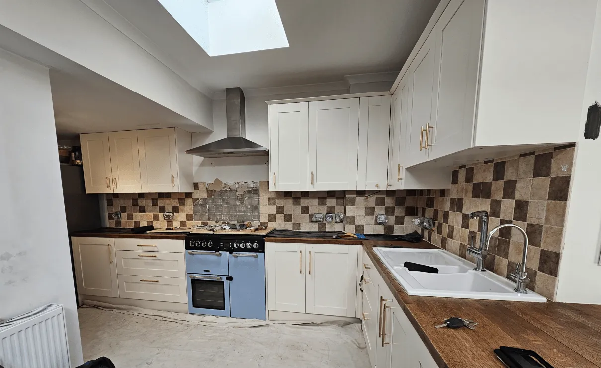Kitchen before retiling